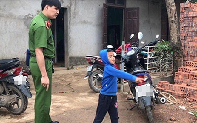 Ước mơ dang dở về bàn học bên cửa sổ của bé trai 8 tuổi bị kẻ lạ mặt đâm tử vong Ảnh 2