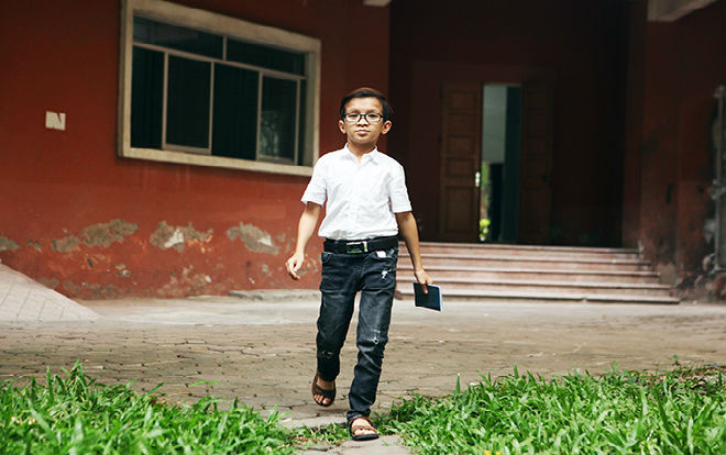 Chuyện về thầy giáo 30 tuổi nhưng chỉ nặng vỏn vẹn 17kg mở lớp dạy tin học miễn phí cho sinh viên khuyết tật Ảnh 2