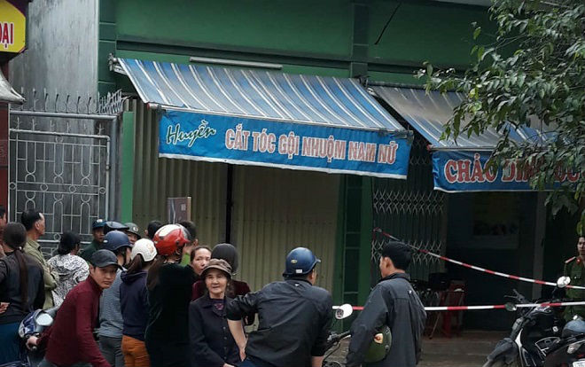 Con trai bàng hoàng phát hiện bố mẹ tử vong tại quán gội đầu Ảnh 2