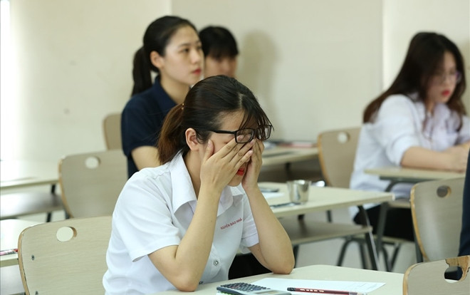 Mỗi năm Việt Nam có hàng nghìn học sinh sinh viên tự tử vì áp lực điểm số Ảnh 2