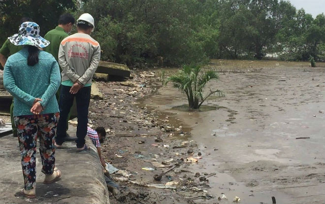 Hốt hoảng phát hiện thi thể người đàn ông trôi dạt dưới cầu Phú Mỹ Ảnh 2