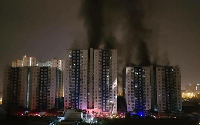 Vụ cháy chung cư Carina: Khởi tố, bắt tạm giam giám đốc công ty Hùng Thanh Ảnh 2