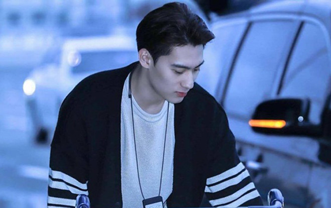 Đúng là SM có khác, chỉ làm quản lý thôi mà cũng đẹp trai đến 'phát hờn' Ảnh 2