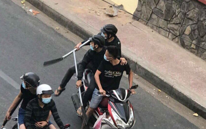 Vụ hỗn chiến kinh hoàng của 2 nhóm giang hồ ở Sài Gòn: 'Nghe nhiều tiếng nổ lớn như tiếng súng' Ảnh 2