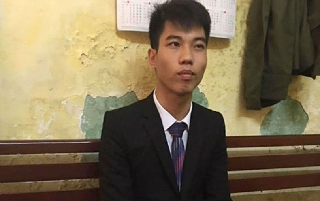 Phát hiện đối tượng truyền đạo 'Hội Thánh Đức Chúa Trời' cùng 20 lọ 'nước thánh' Ảnh 2