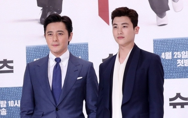 Tài tử Jang Dong Gun chuẩn 'men', ăn đứt Park Hyung Sik tại họp báo 'Suits' Ảnh 2