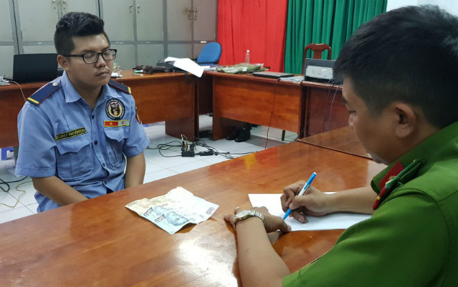 Bảo vệ biết mật mã căn hộ cao cấp, lẻn vào trộm nhẫn kim cương và tiền khoảng 1,5 tỷ đồng Ảnh 2