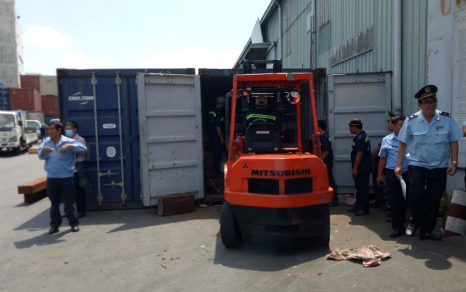 Phát hiện hơn 7 tấn vảy tê tê cất giấu tinh vi cập bến cảng Cát Lái Ảnh 2