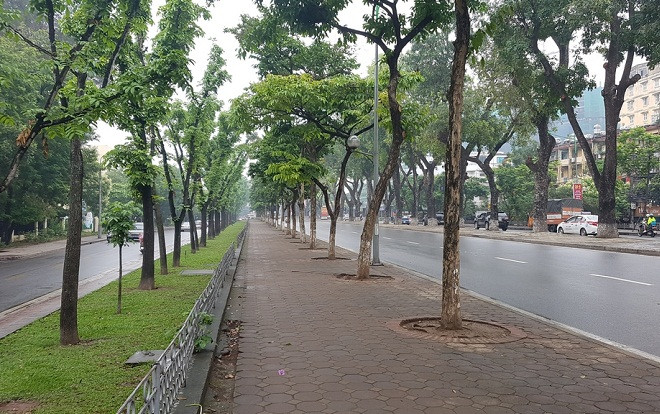 Đường phố Hà Nội thông thoáng, yên bình trong dịp nghỉ lễ 30/4 Ảnh 2