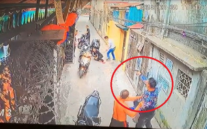 Vụ nhóm 'côn đồ' nổ súng bắn người: Khởi tố, bắt khẩn cấp 3 nghi phạm Ảnh 2