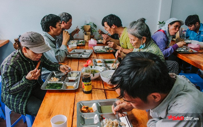 Nhà ăn 0 đồng và chuyện về những tấm lòng thơm thảo của người Sài Gòn Ảnh 2