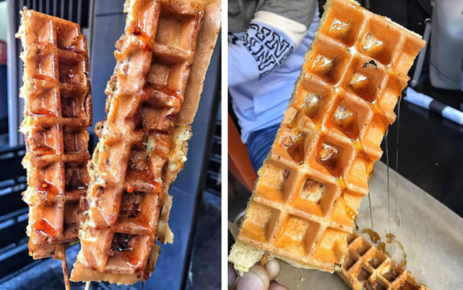 Lại thêm một biến tấu vô cùng sáng tạo của gà rán: bánh tổ ong nhân gà xiên que Ảnh 2