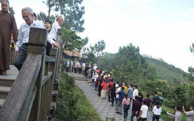 Hàng chục ngàn lượt người viếng mộ Đại tướng Võ Nguyên Giáp Ảnh 2