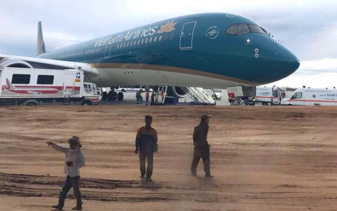 Vietnam Airlines gửi lời xin lỗi hành khách sau sự cố đáp nhầm đường băng ở Cam Ranh Ảnh 2