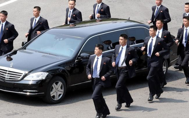 Siêu xe bọc thép giá 36 tỷ đồng của ông Kim Jong-un có cả toilet bên trong Ảnh 2