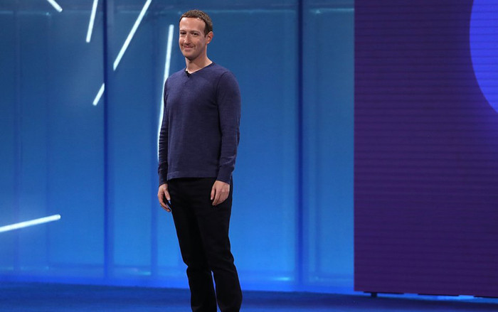 'Giải mã' bộ đồ mới tinh vừa được Mark Zuckerberg chưng diện đêm qua Ảnh 2