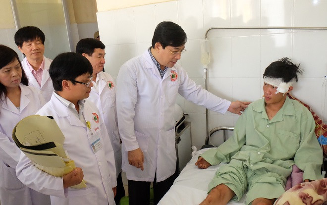 Bộ Y tế yêu cầu điều trị tích cực cứu các nạn nhân vụ tai nạn nghiêm trọng tại Lâm Đồng Ảnh 2