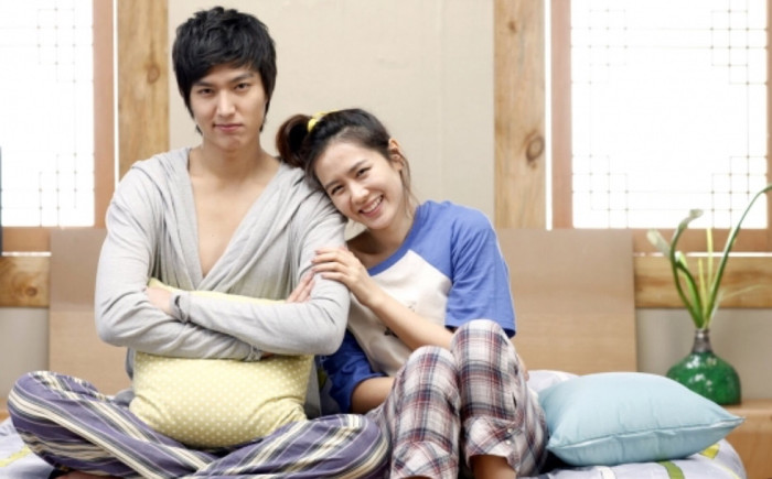 Lee Min Ho bất ngờ gửi xe đồ ăn cho ‘tình đầu’ Son Ye Jin Ảnh 2