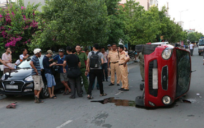 Thiếu niên 17 tuổi hoảng loạn tháo chạy khi tông hàng loạt xe lưu thông trên đường Ảnh 2