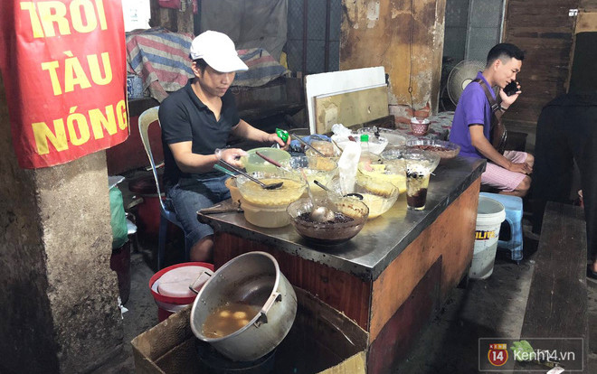 Hot: Tìm ra quán chè mà chị Nguyệt “thảo mai” trốn cả người yêu ăn một mình ở chợ Ảnh 2