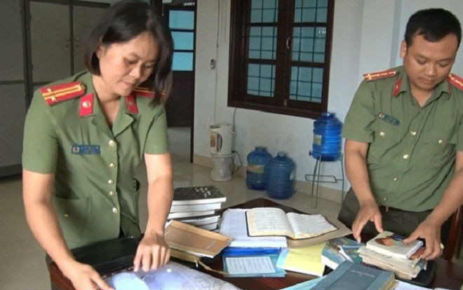 Nữ giáo viên ly dị chồng, kéo 2 con theo 'Hội thánh Đức Chúa Trời' Ảnh 2