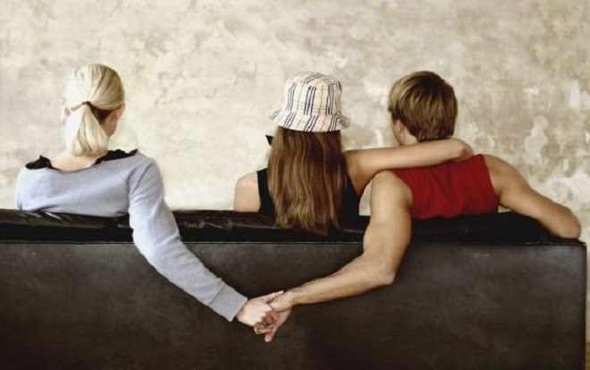 Đàn ông 'ăn vụng mà biết chùi mép' được tôn vinh, hội chị em 'nổi dậy' Ảnh 2