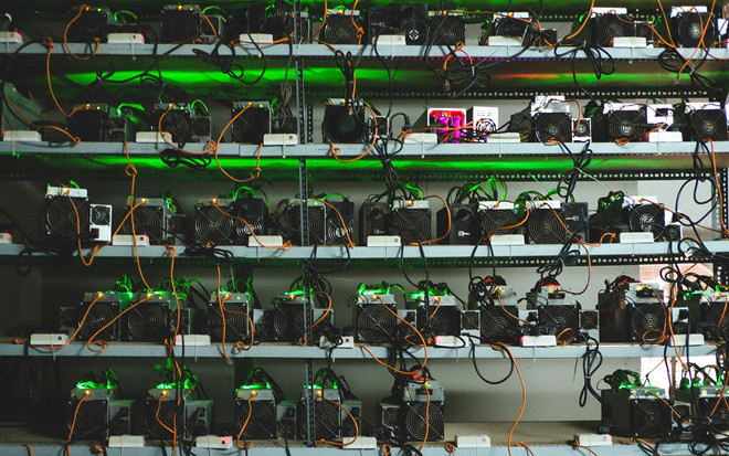 Bitcoin sắp chạm 10.000 USD, chợ 'trâu cày' VN sôi động trở lại Ảnh 2