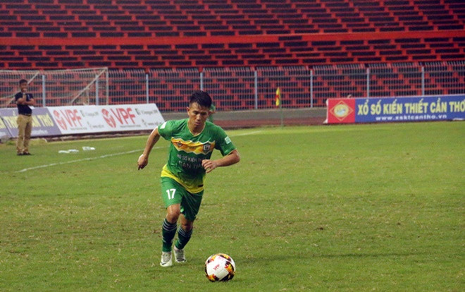 Sân Cần Thơ vắng hot girl lẫn khán giả trong ngày bầu Tú dự khán Ảnh 2