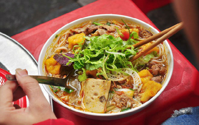 3 quán bún riêu truyền thống cực ngon để khởi động mùa hè ở Hà Nội Ảnh 2