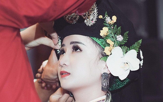 Chân dung cô đồng 9X xinh đẹp là sinh viên Học viện Ngoại giao Ảnh 2