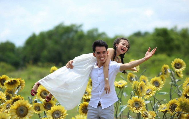 Mối tình vượt qua nhiều sóng gió của 'nàng hạt tiêu' cao 1,33 m Ảnh 2