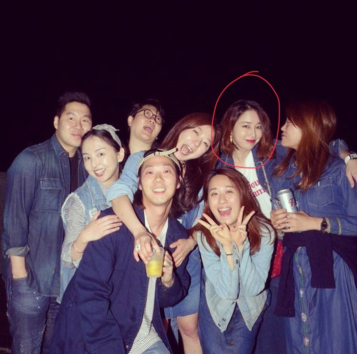 'Bỏ rơi' Son Ye Jin Han Ye Seul, chị em Gong Hyo Jin Jung Ryeo Won tụ tập 'quẩy' tưng bừng