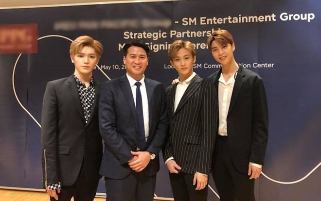 Phillip Nguyễn kí kết hợp đồng với SM: Có thể SM Town sẽ ghé Việt Nam? Ảnh 2