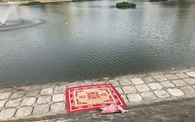 Phát hiện thi thể người đàn ông nổi trên mặt hồ Ngọc Khánh Ảnh 2