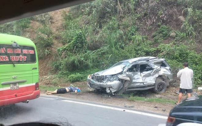 Tai nạn kinh hoàng khiến 4 người thương vong, tài xế mắc kẹt trong ca bin suốt 2 giờ Ảnh 2