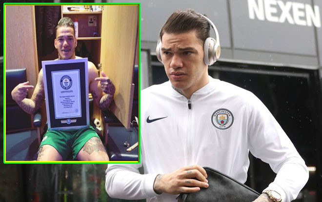 Sao Man City lập kỷ lục Guinness nhờ cú phát bóng dài bằng 7 chiếc xe buýt 2 tầng Ảnh 2