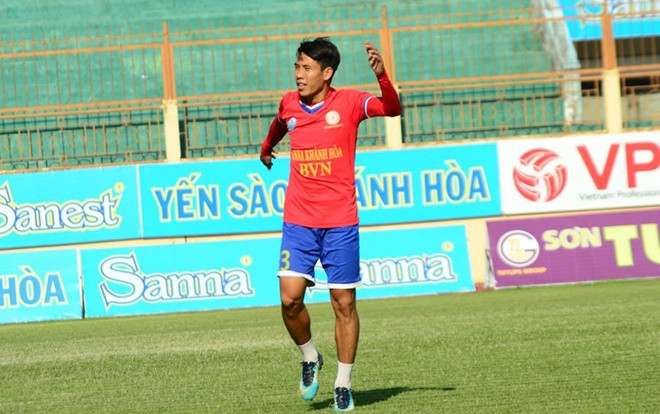 Vì sao Quốc Chí bị cấm 2 trận vẫn được đá tứ kết Cúp quốc gia? Ảnh 2