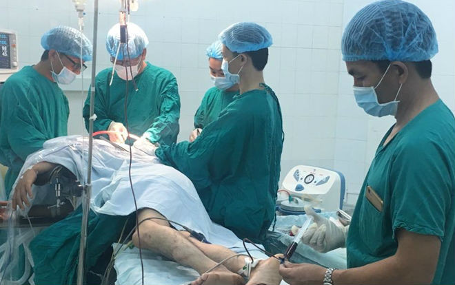 Bị chém đứt cổ, bệnh nhân được cứu sống 'kì diệu' Ảnh 2