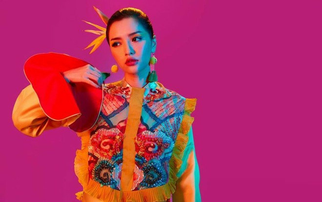 Chi nửa tỷ đồng cho hàng thiết kế Việt, Bích Phương 'bỏ bùa' thành công trong MV mới Ảnh 2