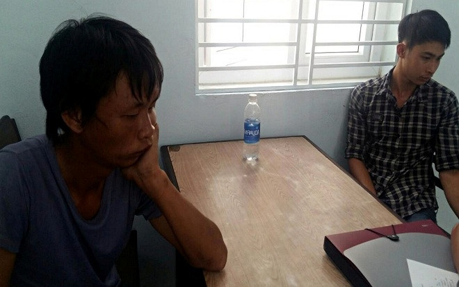 Ngồi tâm sự ở bãi biển, đôi tình nhân bị 2 thanh niên dùng dao kề cổ cướp tài sản Ảnh 2