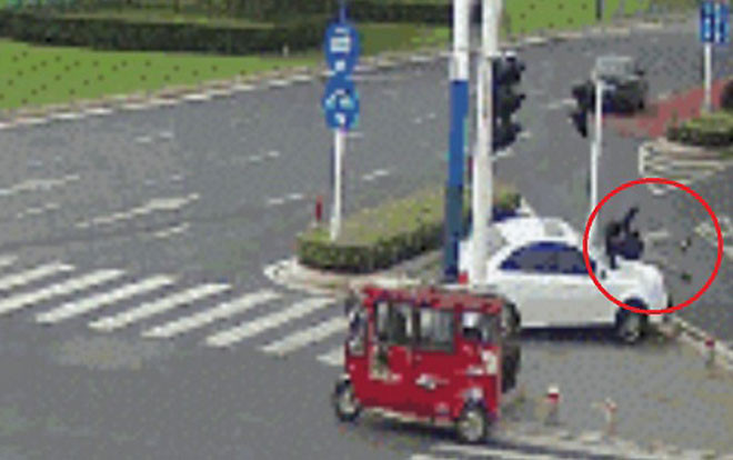 Chồng ly dị vì bị vợ bạo hành hơn 10 năm Ảnh 2