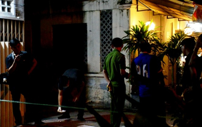 Nghi vợ bị xúi giục nên mới ly hôn, chồng mang xăng và dao đến 'xử' chủ quán cafe Ảnh 2