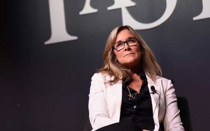 Gặp 'nữ tướng' duy nhất của Apple: Nhận lương cao hơn Tim Cook và đảm bảo người dùng đi mua iPhone phải sung sướng Ảnh 2