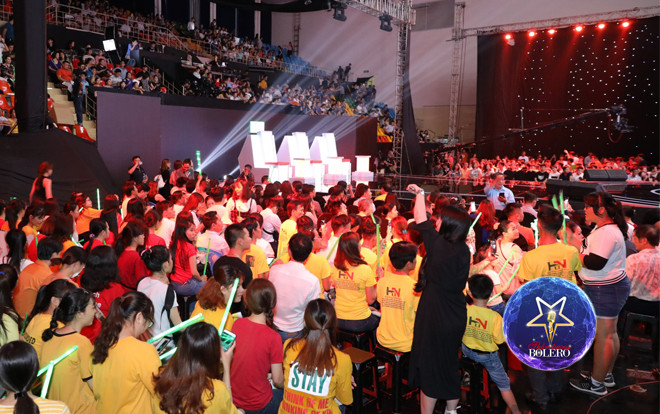 Khán phòng chật kín trước giờ G tranh tài của Top 4 Thần tượng Bolero 2018 Ảnh 2