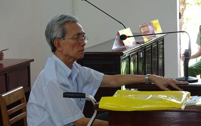 Vụ dâm ô ở Vũng Tàu: Kháng nghị hủy án, tạm đình chỉ chủ tọa Ảnh 2