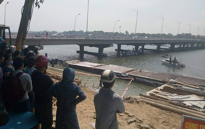 Cha buộc chặt con gái 2 tuổi vào bụng rồi nhảy sông tự tử Ảnh 2