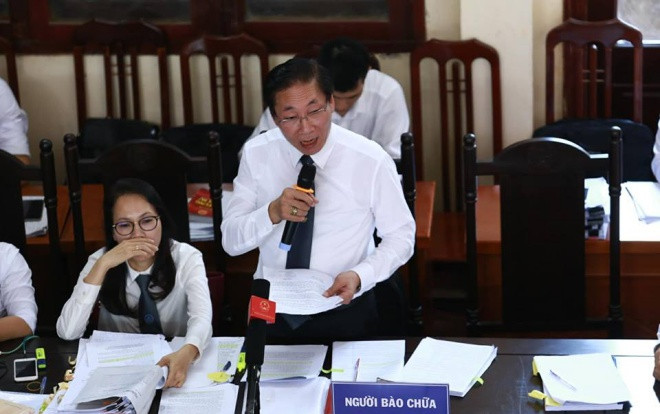 Luật sư bào chữa cho bác sĩ Hoàng Công Lương: ‘Nhiều người liên quan vắng mặt, chúng tôi không biết hỏi ai’ Ảnh 2