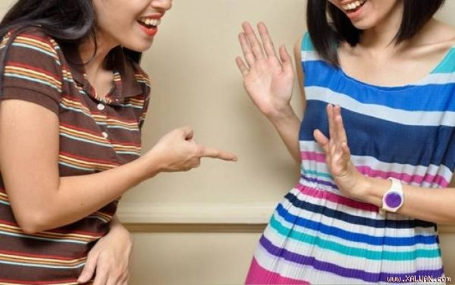 Bệnh lạ khiến người phụ nữ cười không ngừng khi thấy người khác bị cù Ảnh 2