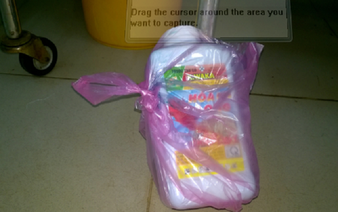 Nghi án cha ép 2 con nhỏ uống thuốc sâu tử vong rồi nhảy từ tầng 3 xuống đất Ảnh 2