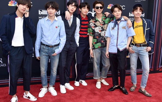 Nhóm nhạc BTS gây 'náo loạn' thảm đỏ Billboard với trang phục trẻ trung của Gucci Ảnh 2